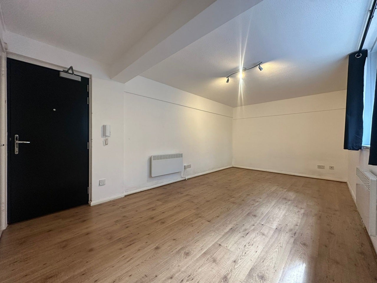 Flat Meredith Street in Greater London
