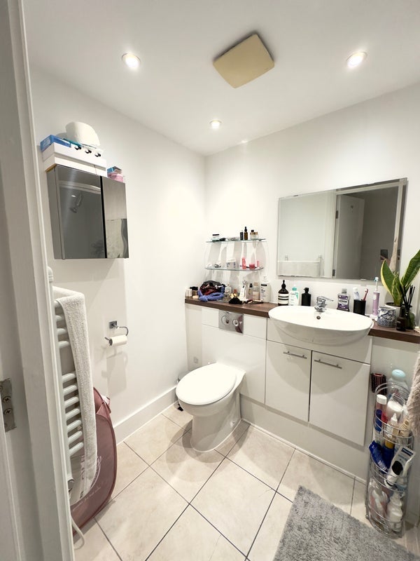 Room Chapter Way in Greater London