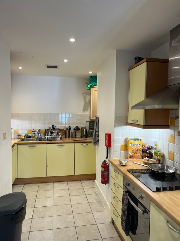 Room Farringdon Road in Greater London