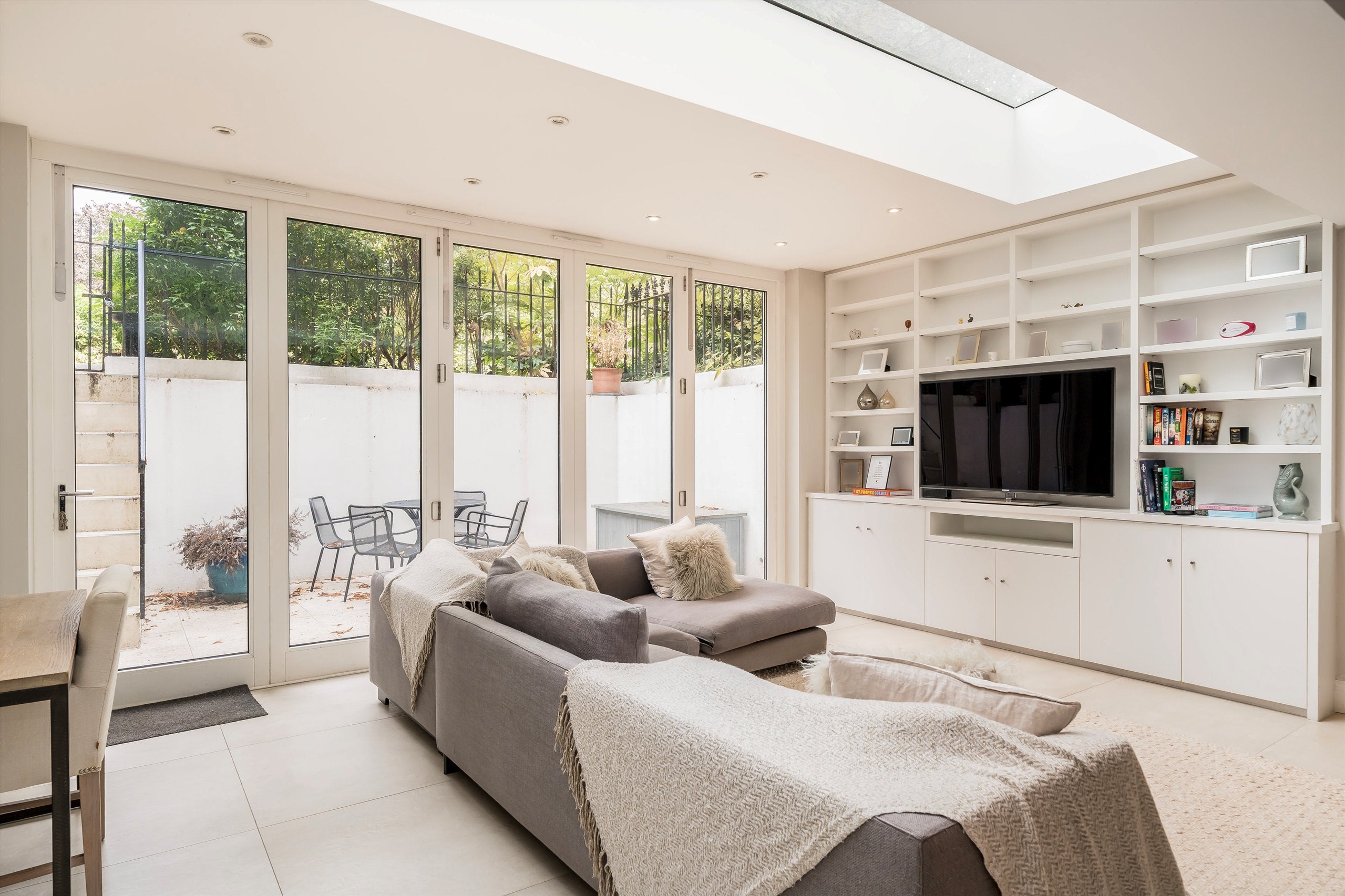Flat Philbeach Gardens in Greater London