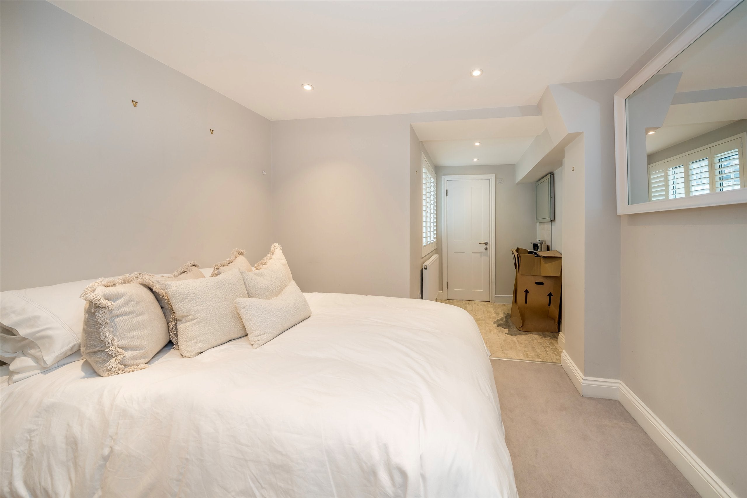 Flat Philbeach Gardens in Greater London
