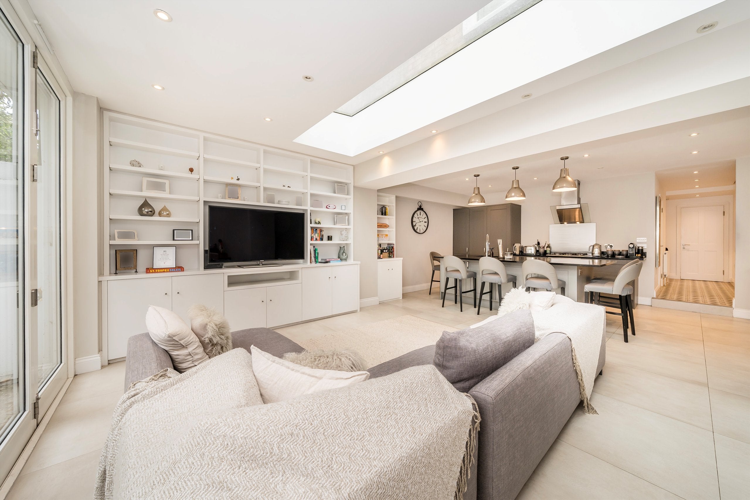 Flat Philbeach Gardens in Greater London