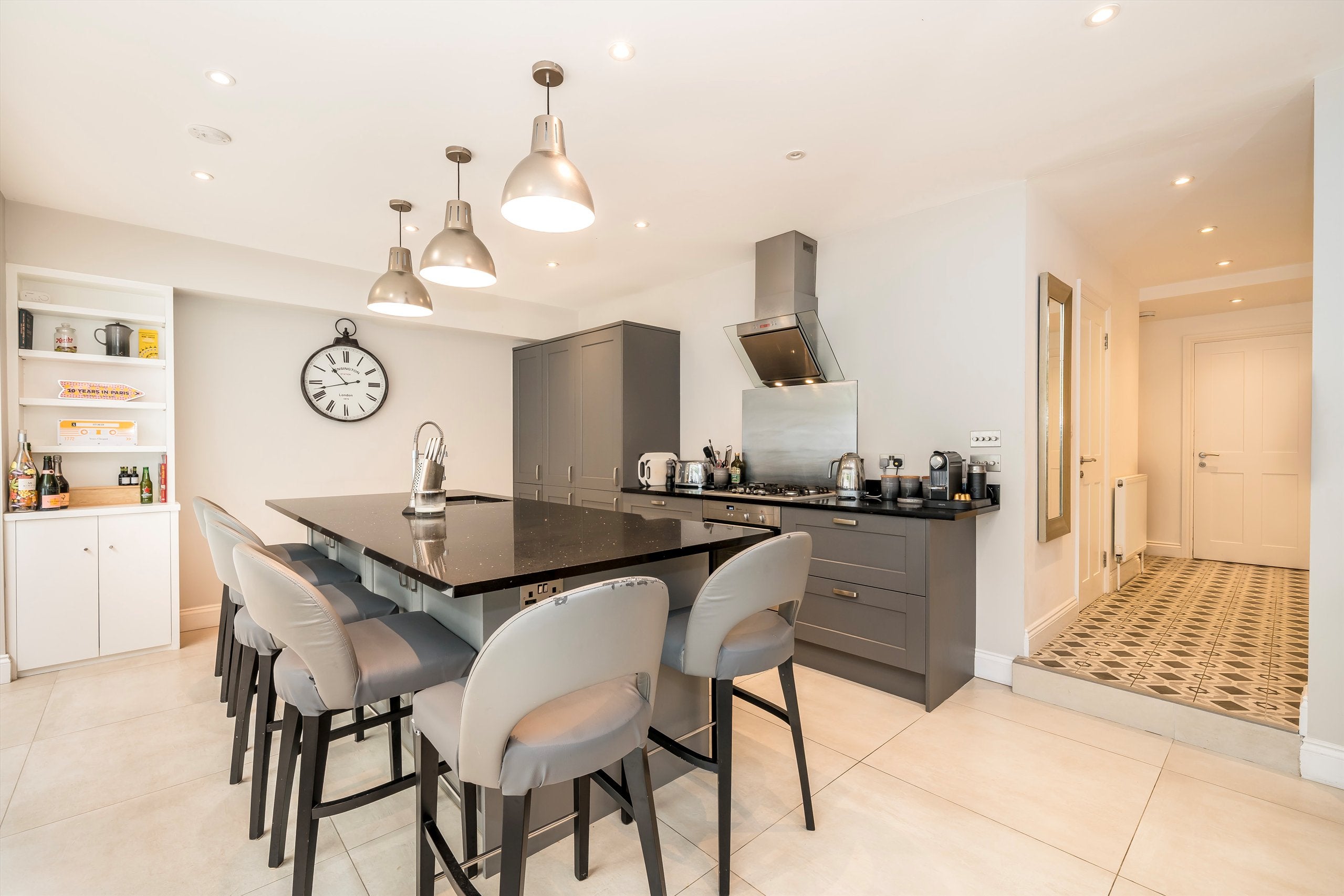 Flat Philbeach Gardens in Greater London