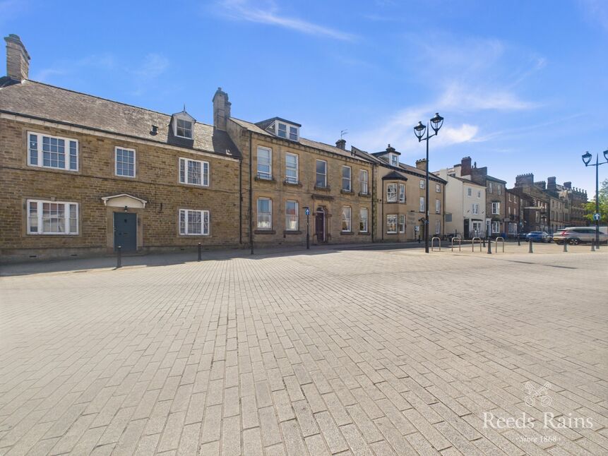 Flat Market Place in Bishop Auckland