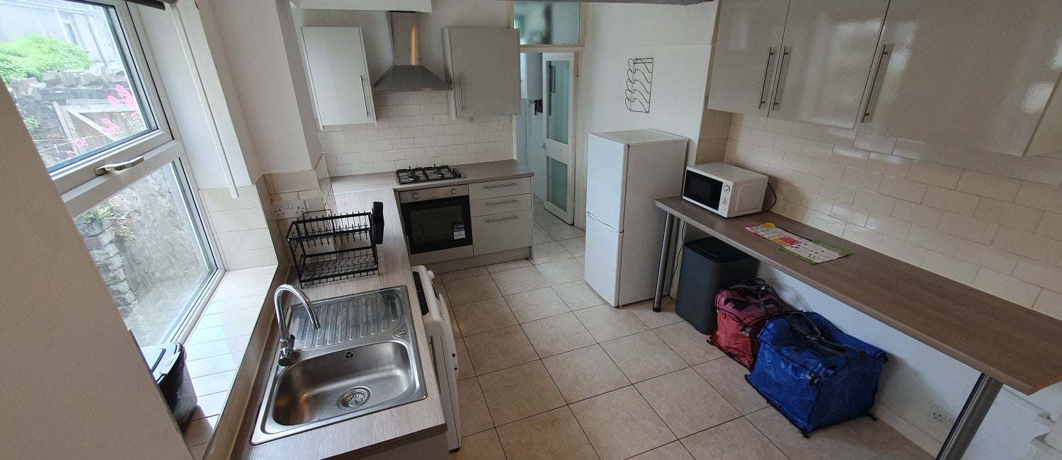 Flat Tewkesbury Street in Cardiff