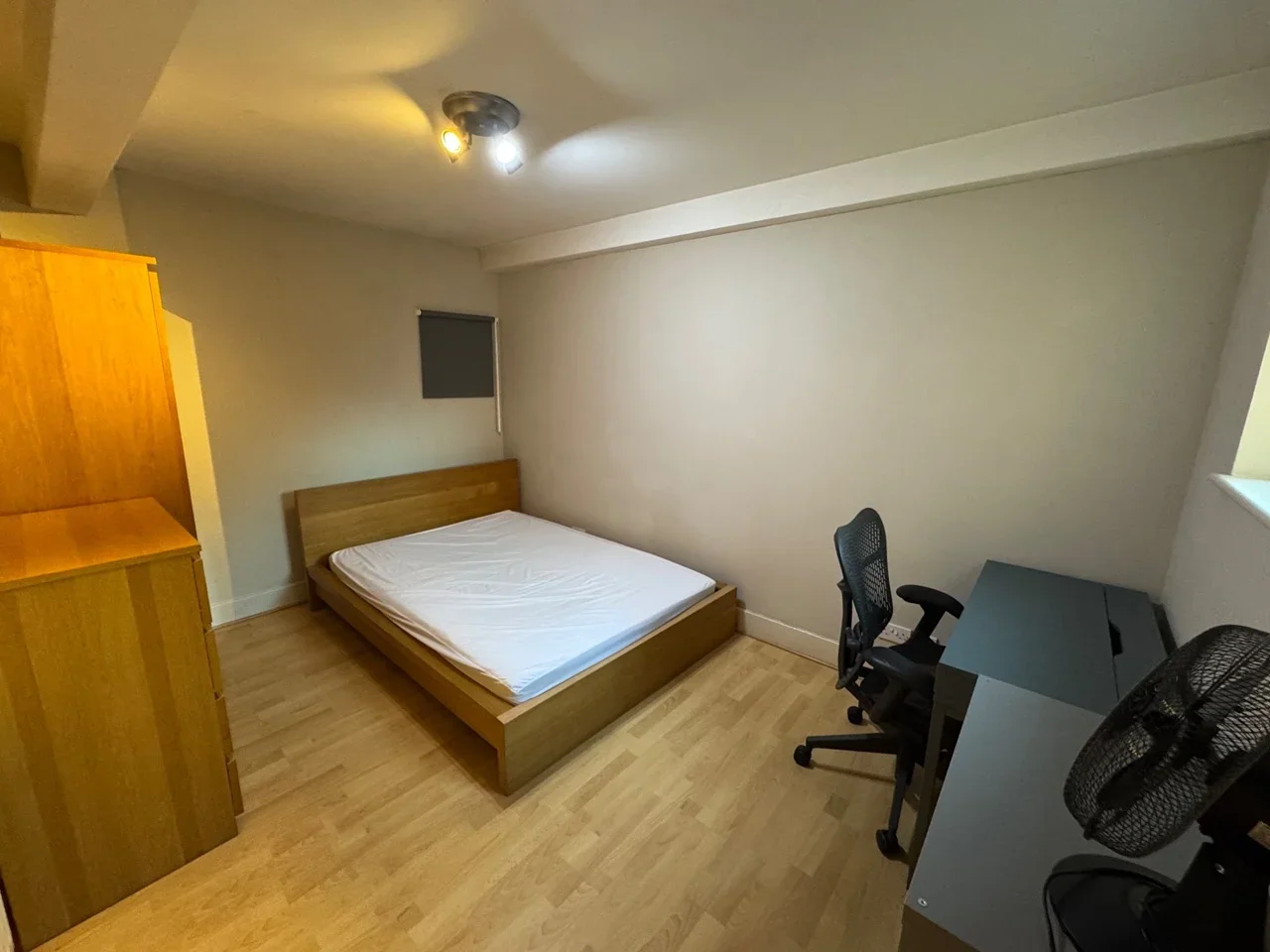 Room Caledonian Road in Greater London