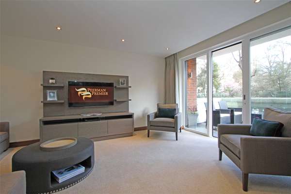 Flat Ennismore Gardens in City of Westminster