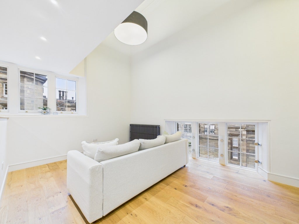 Flat West Craigs Crescent in City of Edinburgh