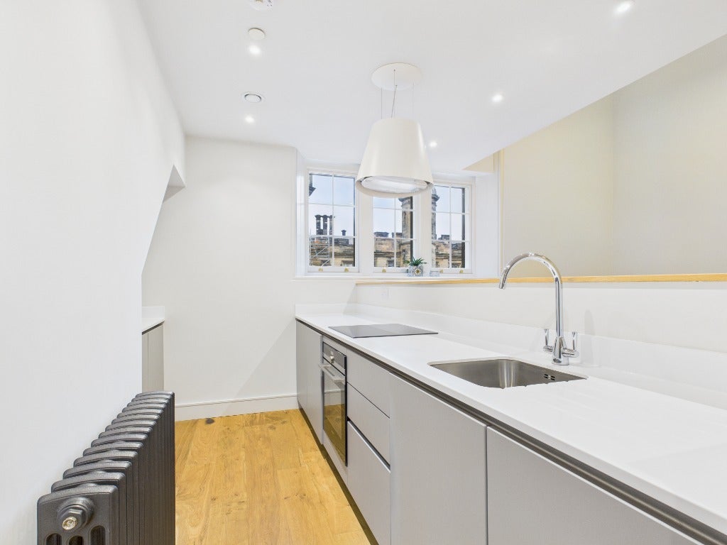 Flat West Craigs Crescent in City of Edinburgh