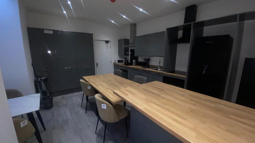 Room High Bank in Manchester