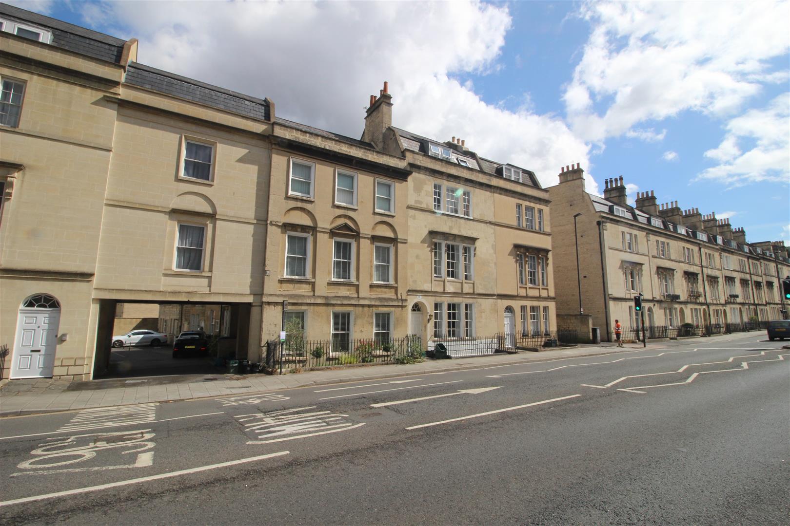 Flat Bathwick Street in Bath
