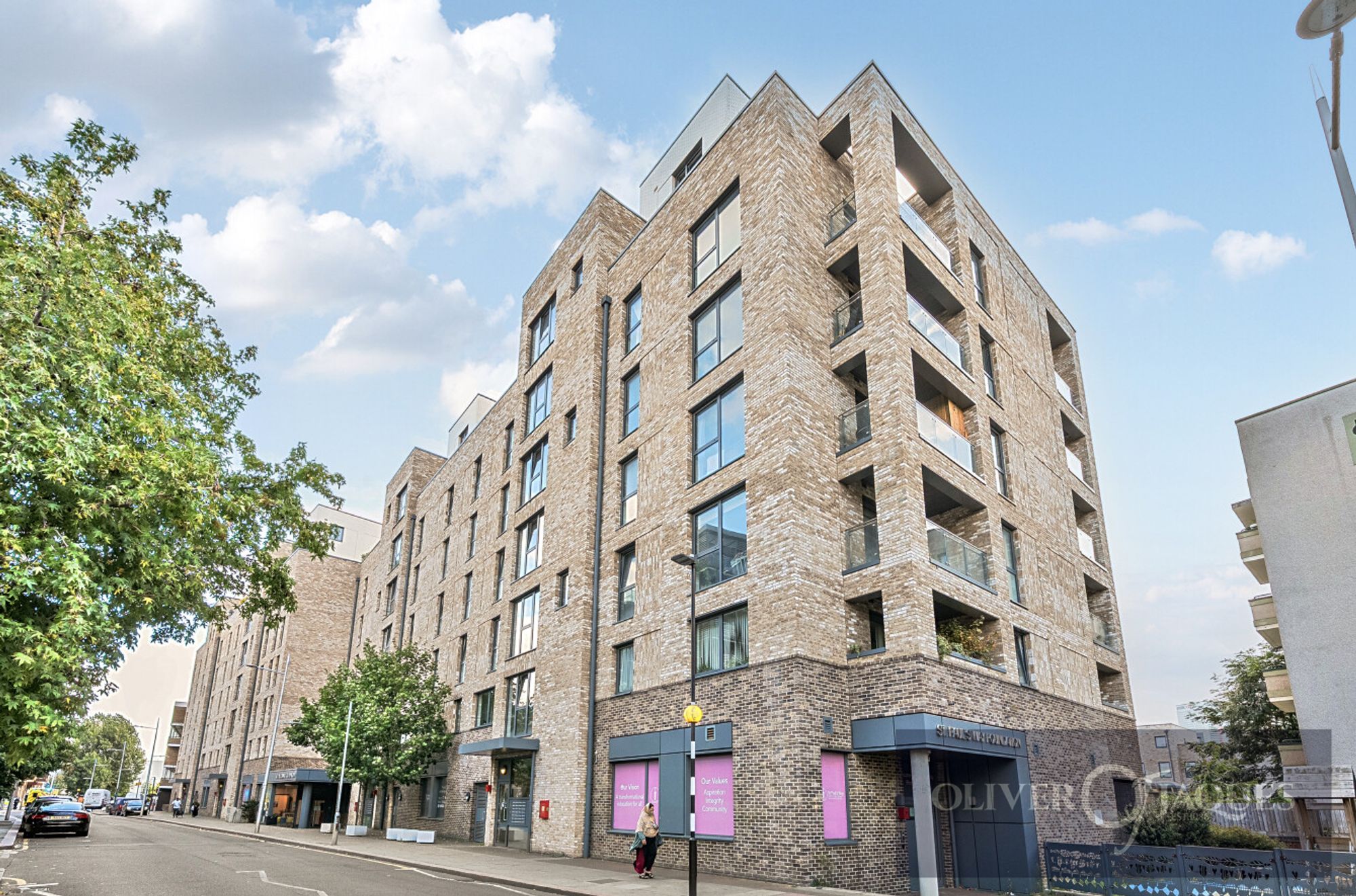 Flat St Paul's Way in Greater London