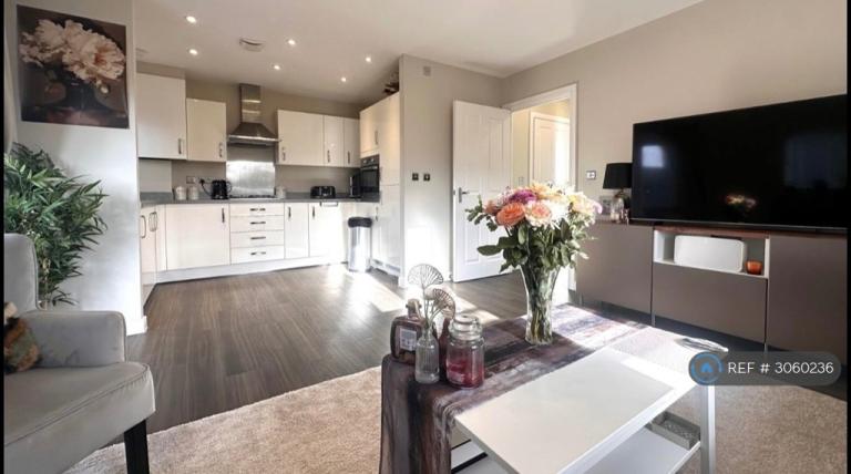Flat Florence Close in Brentwood