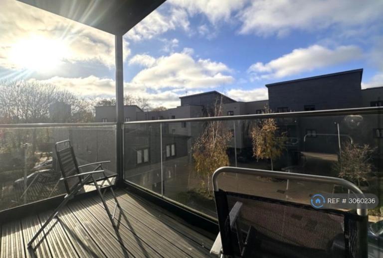 Flat Florence Close in Brentwood