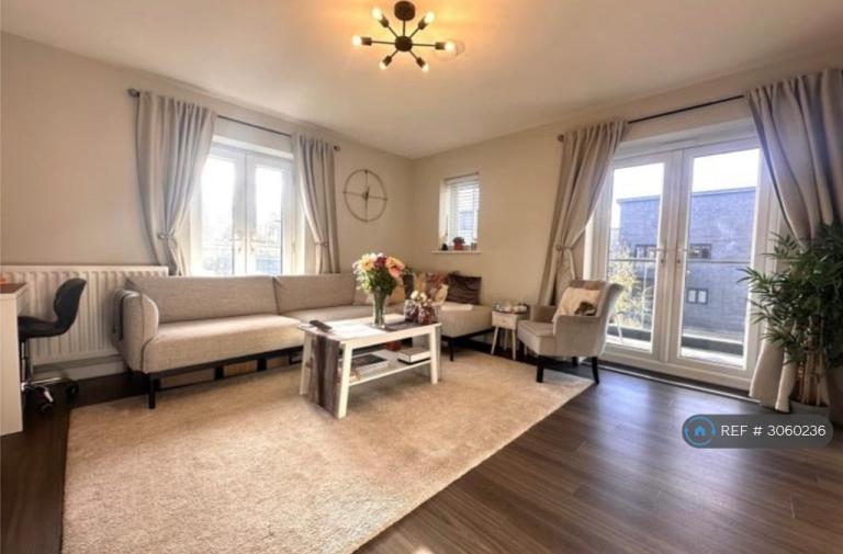 Flat Florence Close in Brentwood