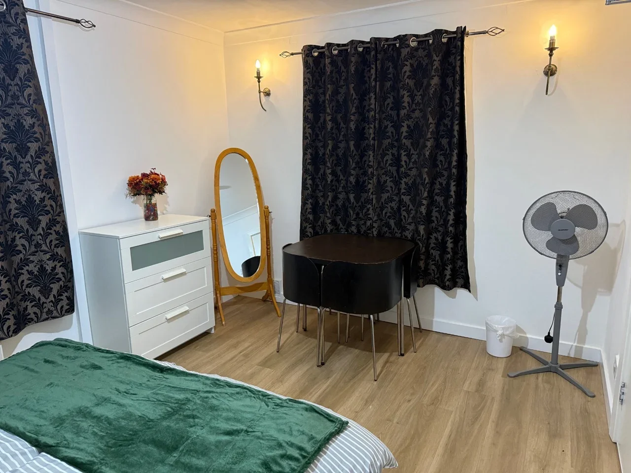 Room Attlee Drive in Dartford
