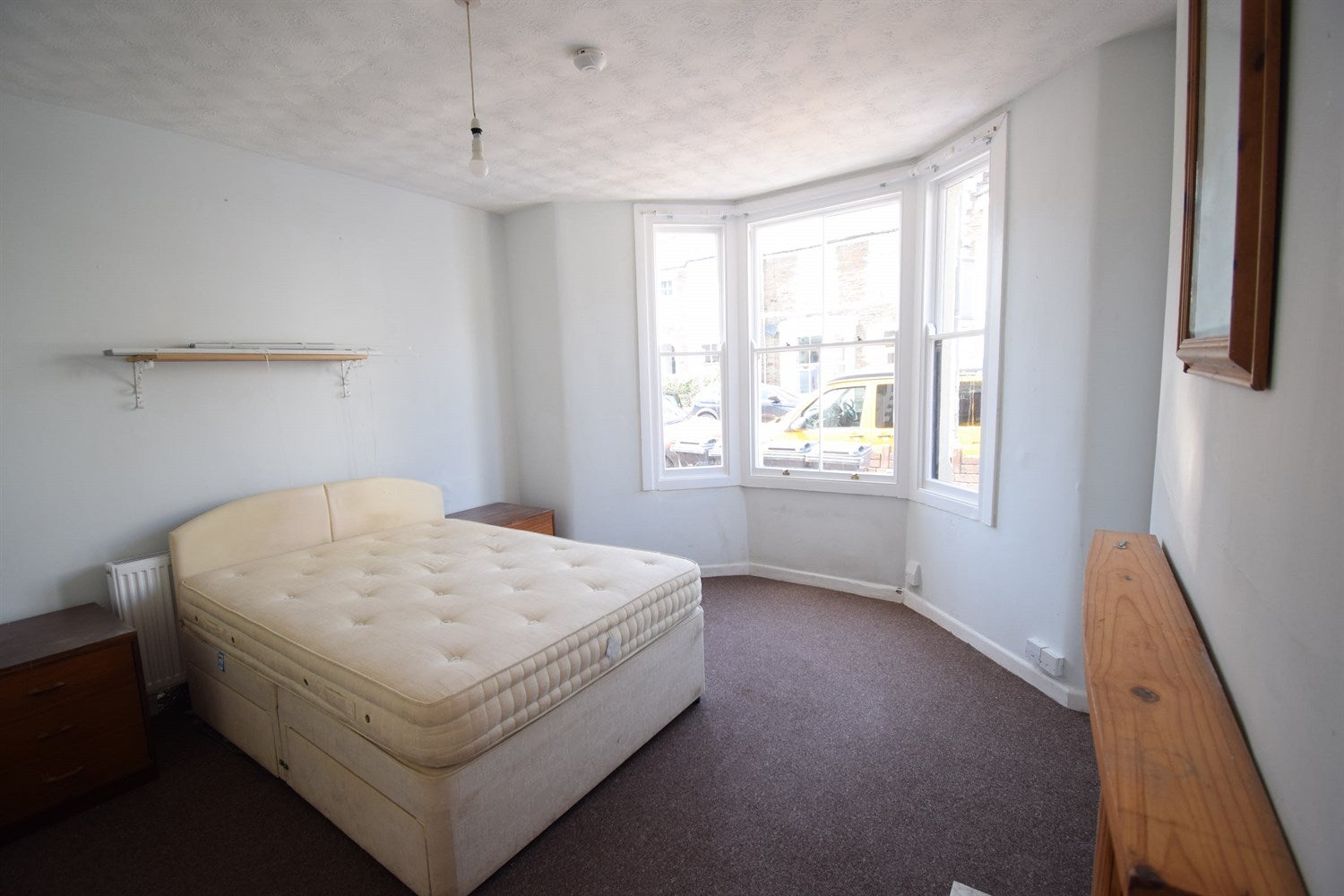 Flat Montgomery Street in Cardiff