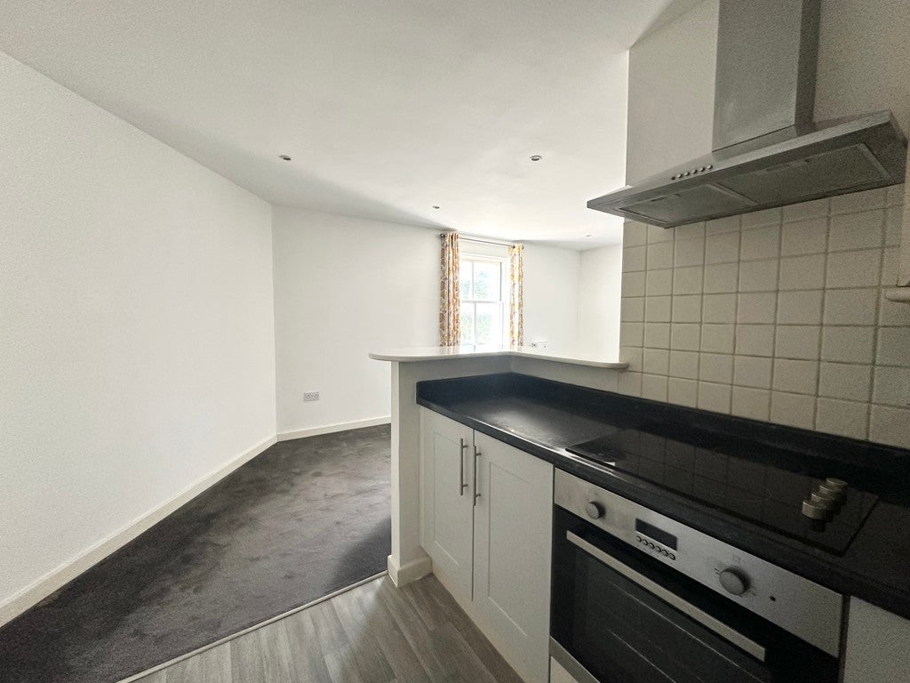 Flat Camelot Close in Chelmsford