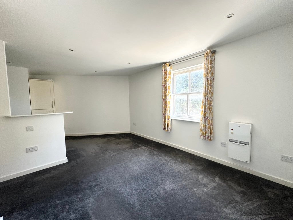 Flat Camelot Close in Chelmsford