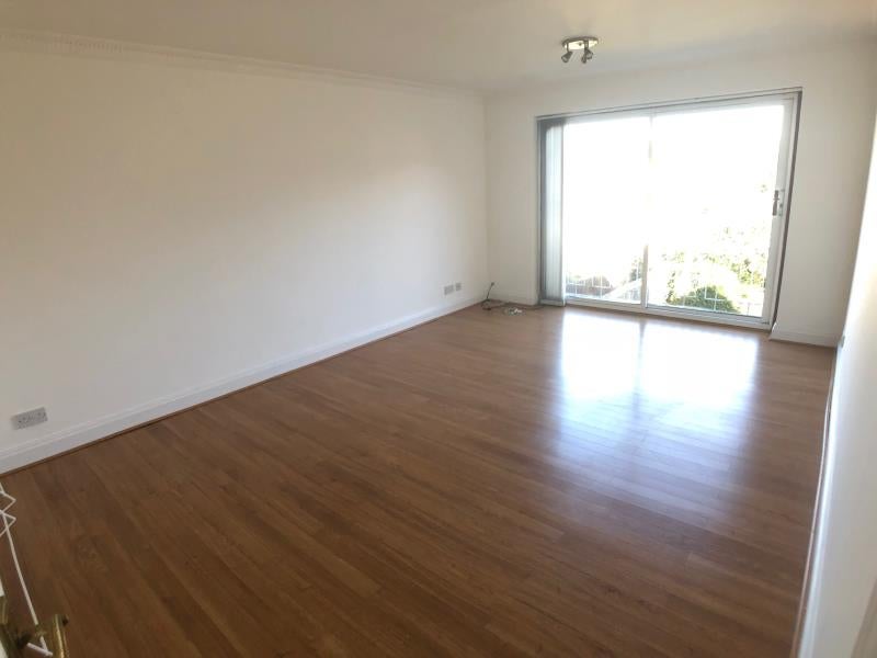 Flat Copperfield Way in Greater London