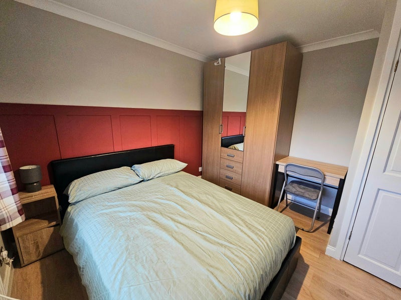 Room Farnborough Road in Nottingham