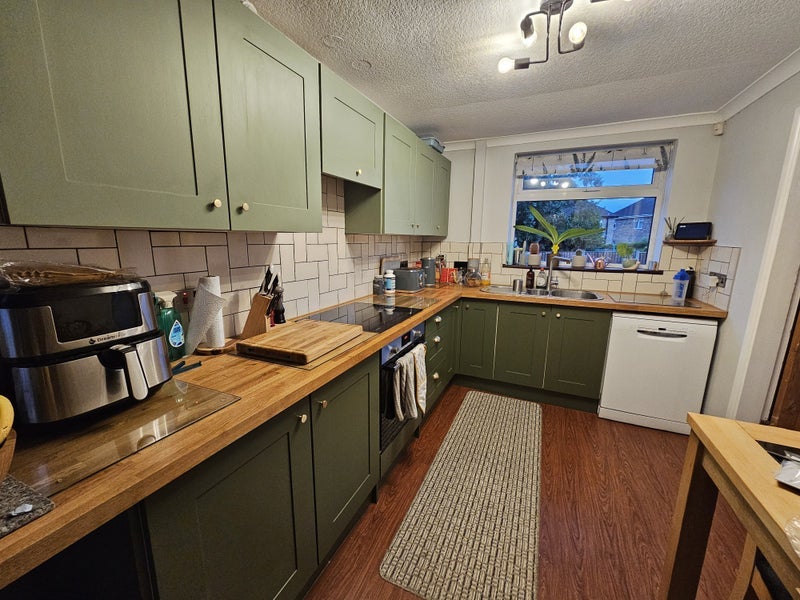 Room Farnborough Road in Nottingham
