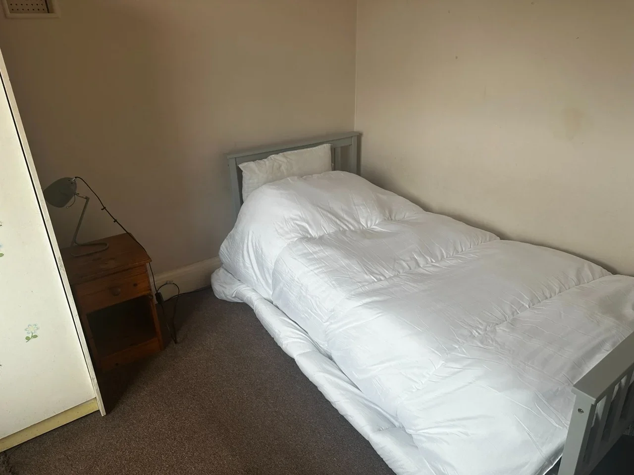 Room Albury Avenue in Greater London