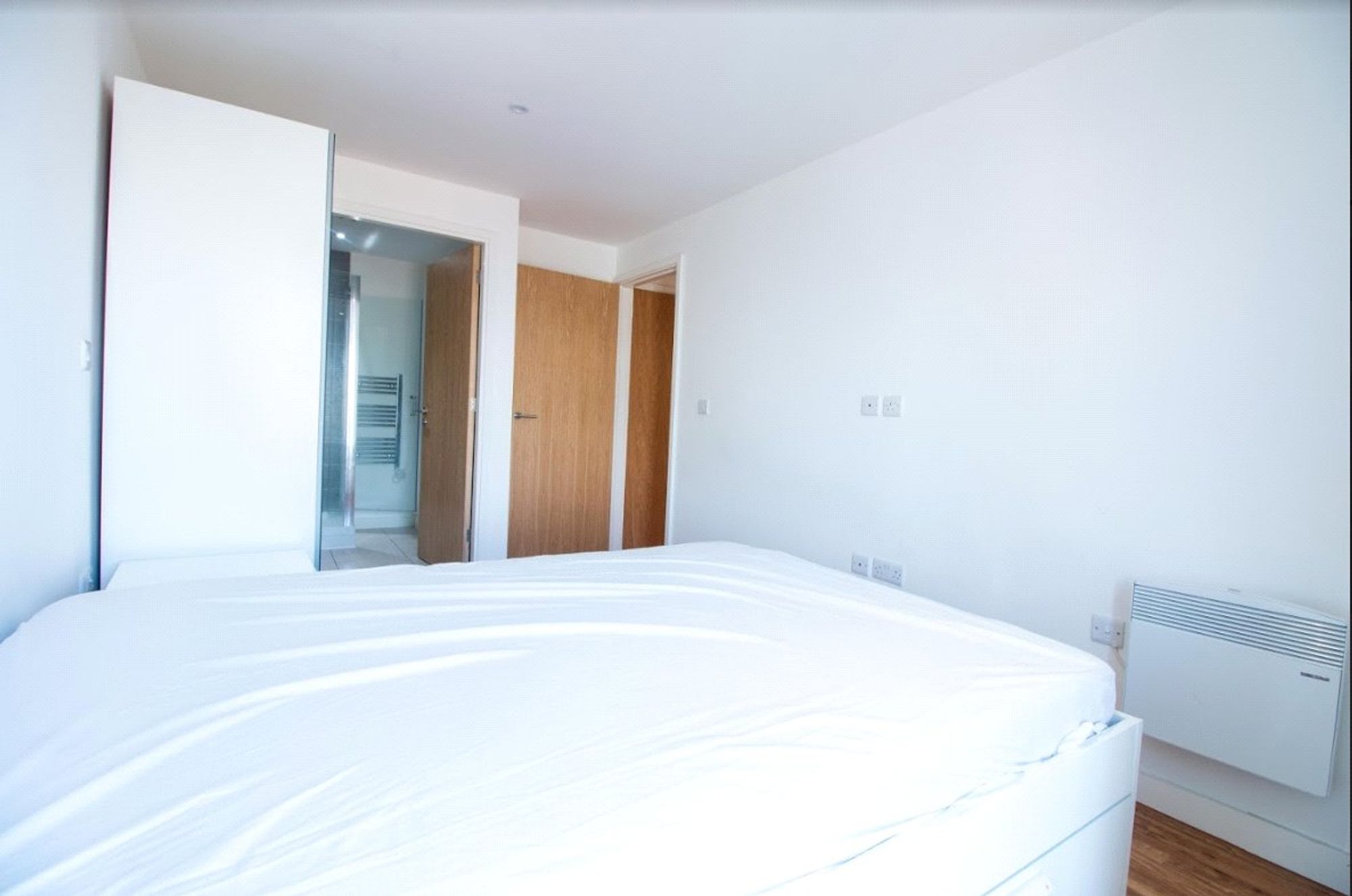 Flat Elmira Way in Salford