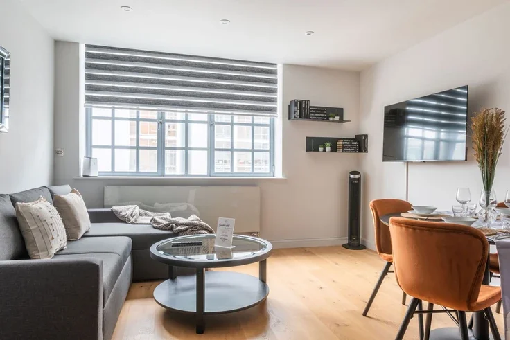Flat Eyre Street Hill in Greater London
