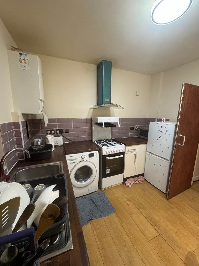 Room Manor Drive in Aberdeen City