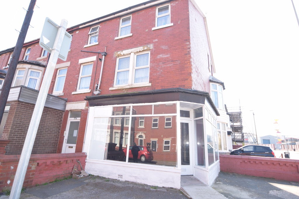 Flat Bond Street in Blackpool