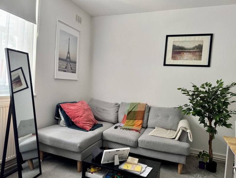 Room Redhill Street in Greater London