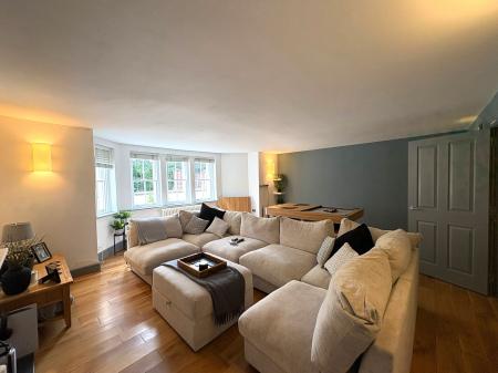 Flat Warwick New Road in Royal Leamington Spa