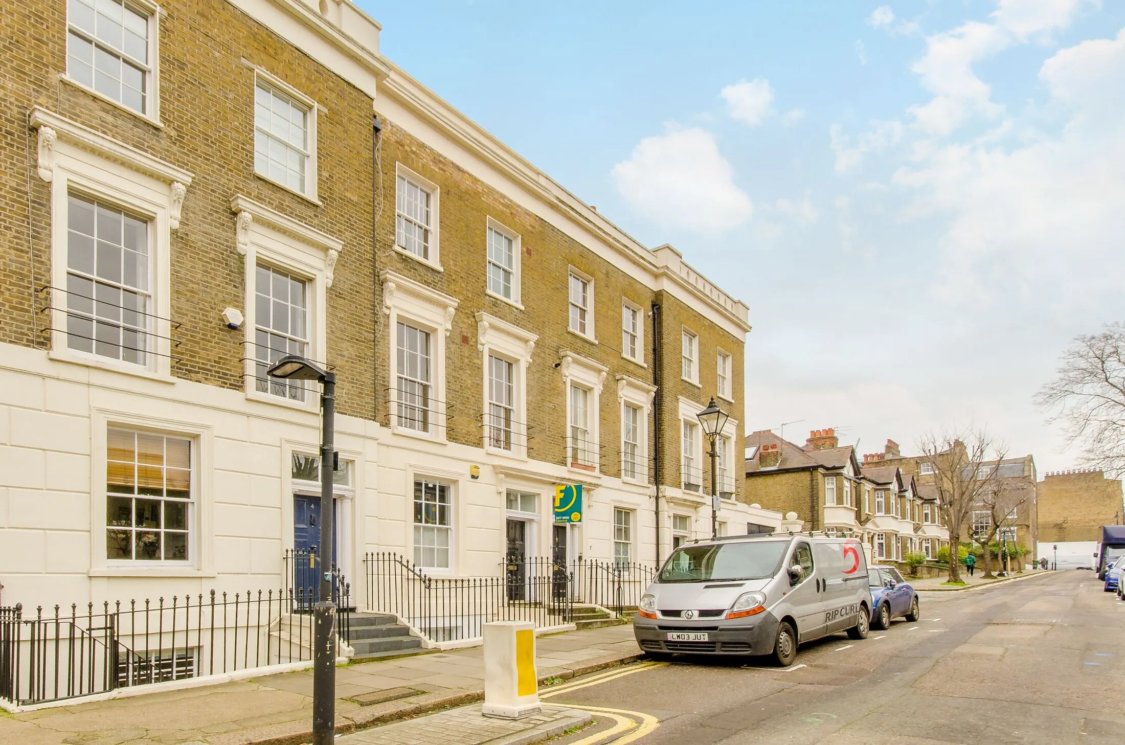 Flat Cruikshank Street in Greater London