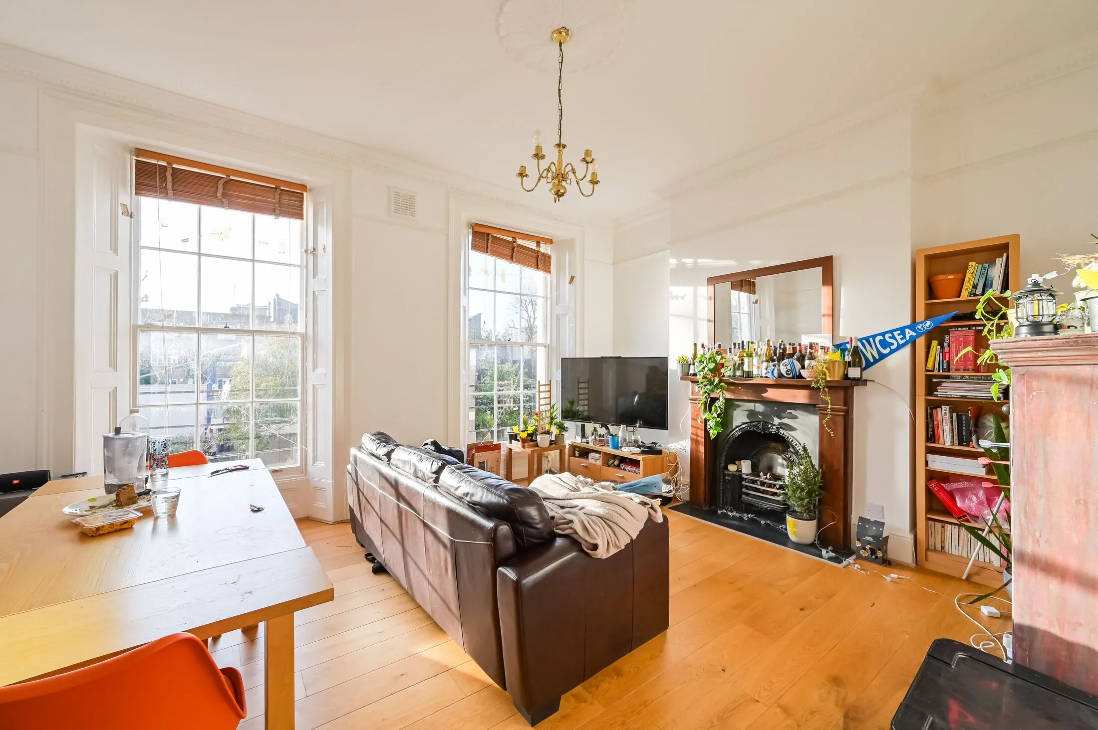 Flat Cruikshank Street in Greater London
