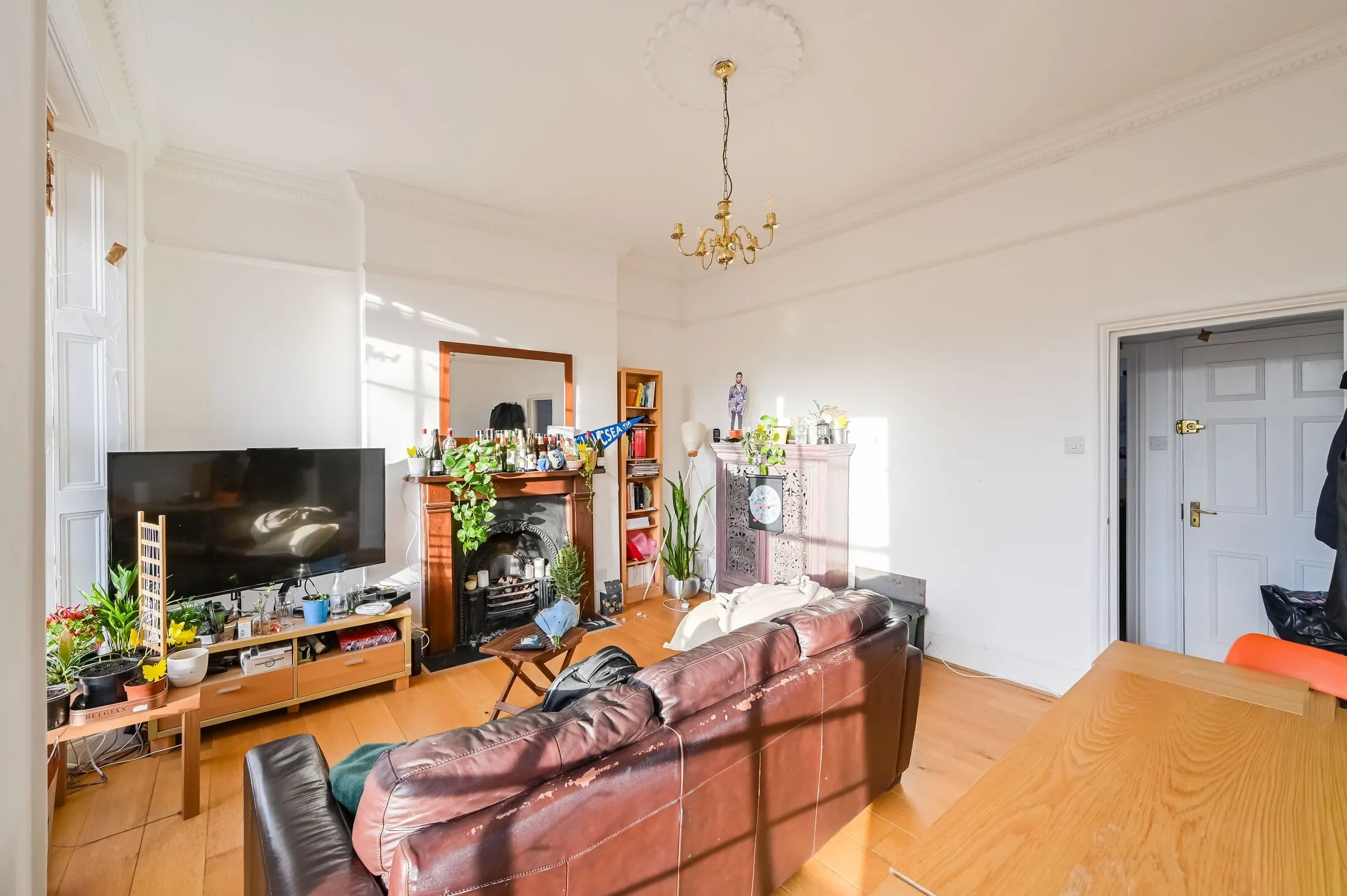 Flat Cruikshank Street in Greater London