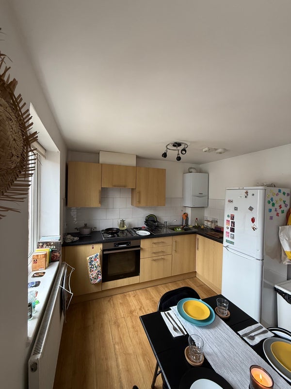 Room Churchfield Road in Greater London