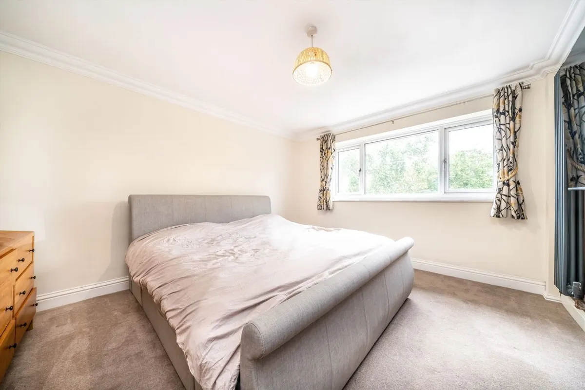 Flat Woodthorpe Road in Borough of Spelthorne