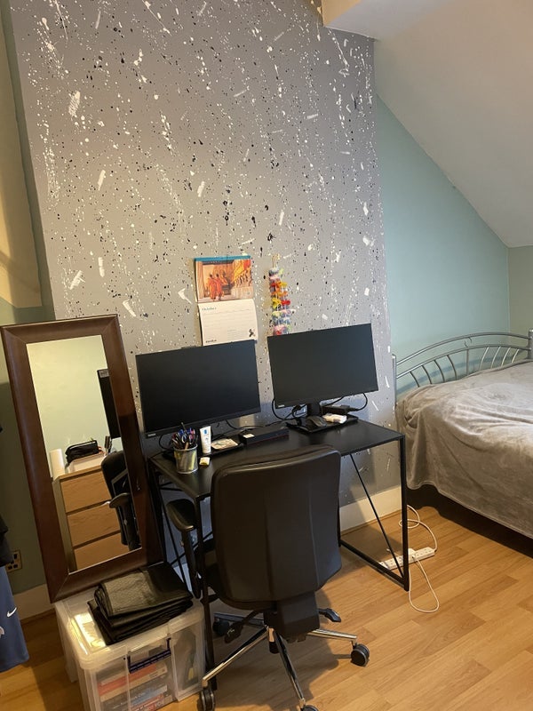 Room High Road in Greater London