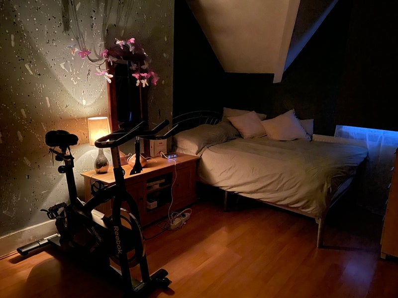 Room High Road in Greater London