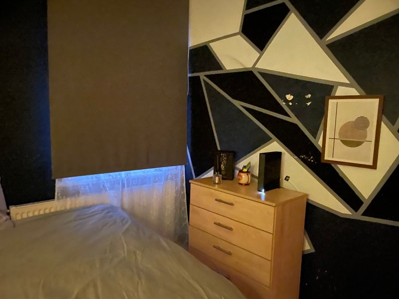 Room High Road in Greater London