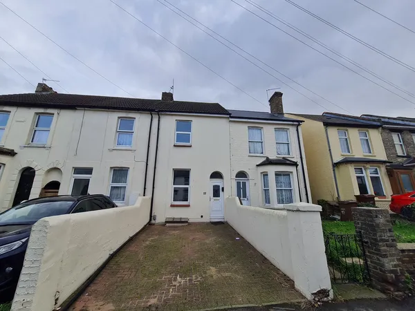Flat Napier Road in Gillingham