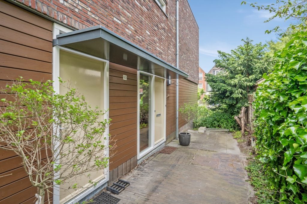 Twee-onder-één-kap te koop: Zomereik 50, 'S-Gravenhage