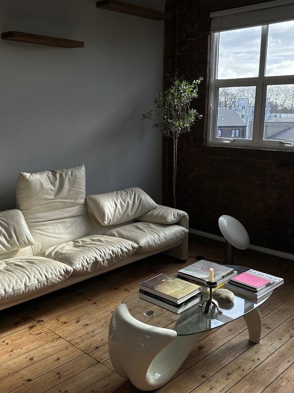 Room Shacklewell Lane in Greater London