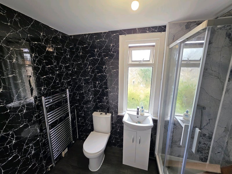 Room Muir Road in Maidstone