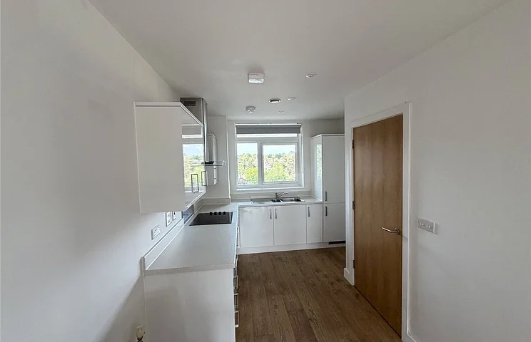 Flat Bowes Road in Greater London