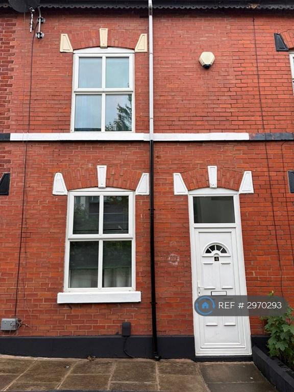 House Bridgefield Street in Radcliffe