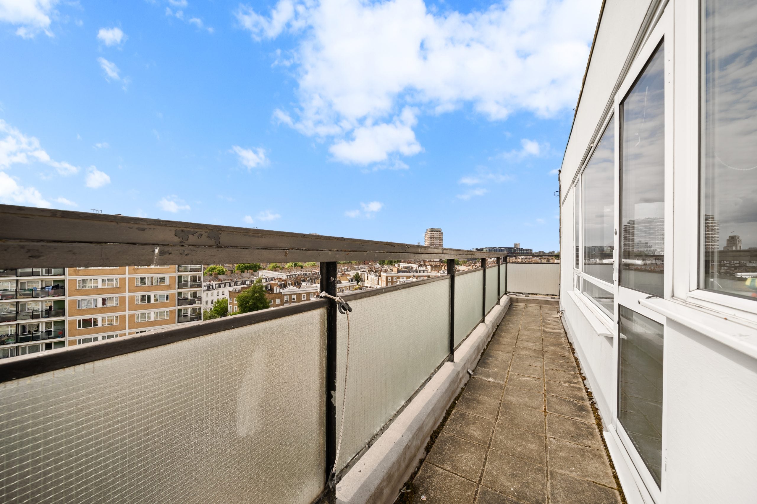 Flat Churchill Gardens Road in City of Westminster