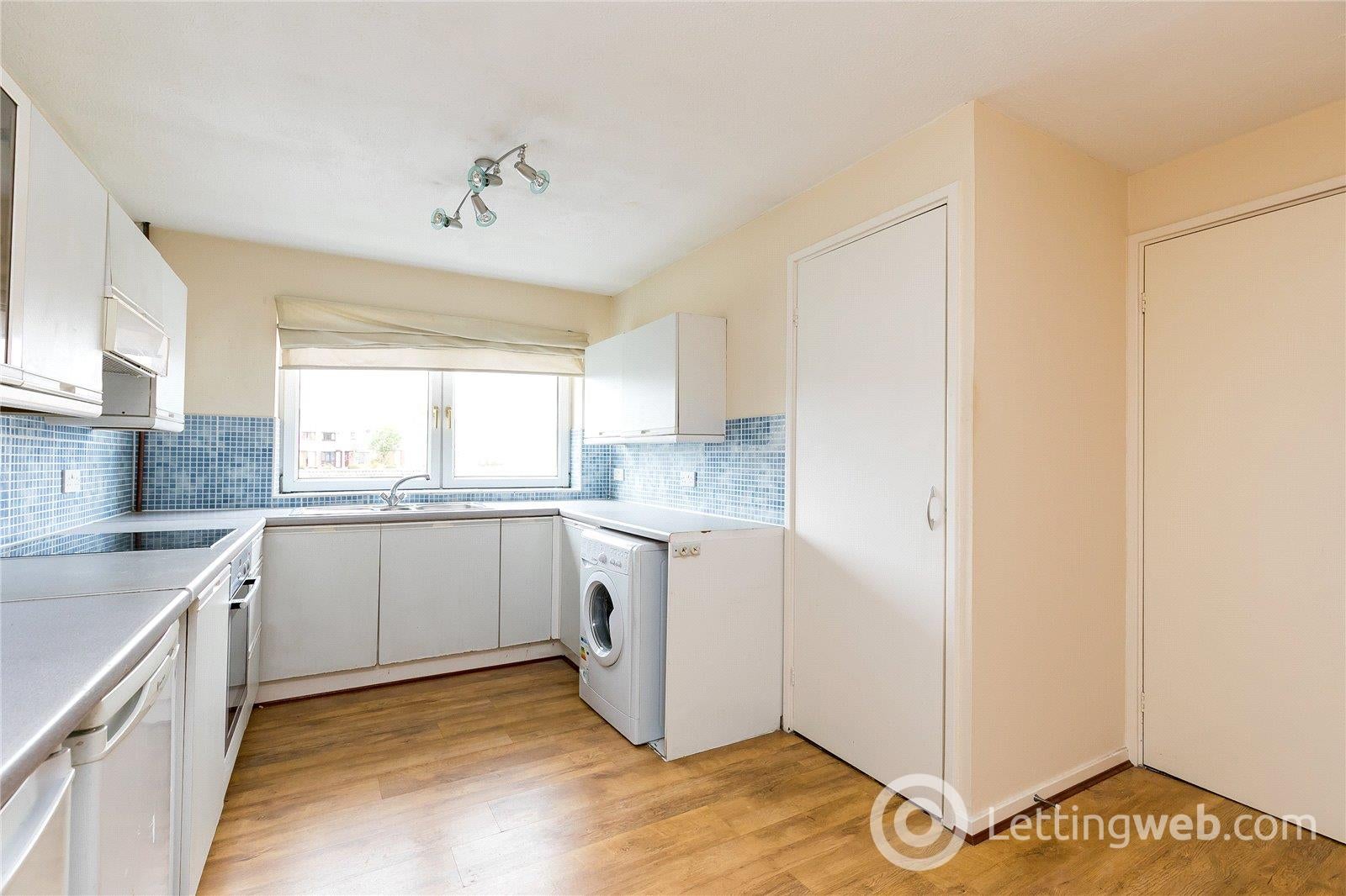 Flat Overhill Gardens in Aberdeen City