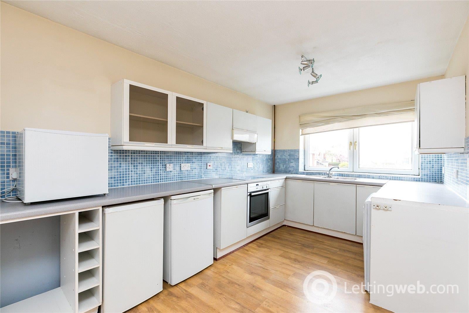 Flat Overhill Gardens in Aberdeen City